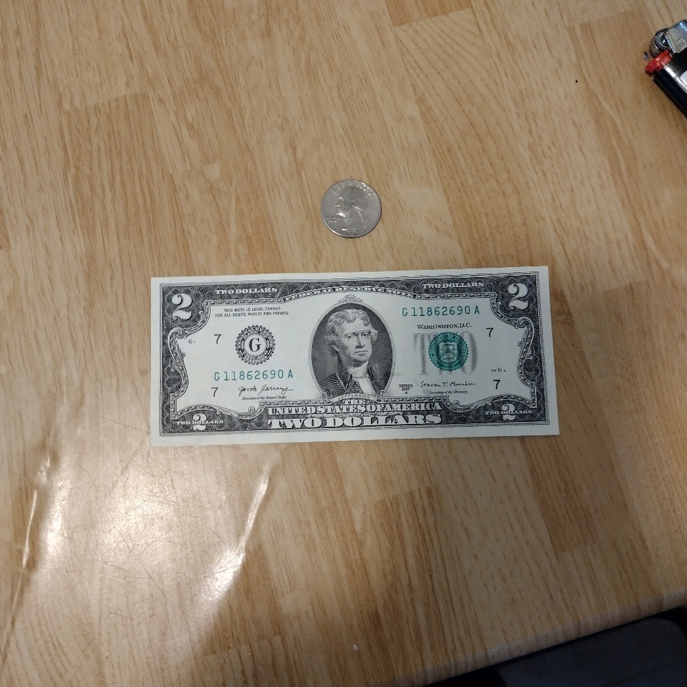 Crispy $2 Dollar bill out of circulation